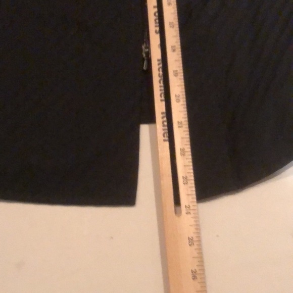 Bon Leal large Black lightweight asymmetrical vest two way zipper like new - Picture 9 of 14